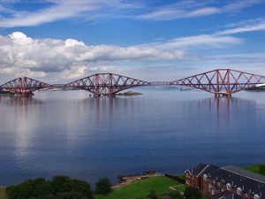 Forth Bridge – это мост над шотландским заливом Фёрт-оф-Форт