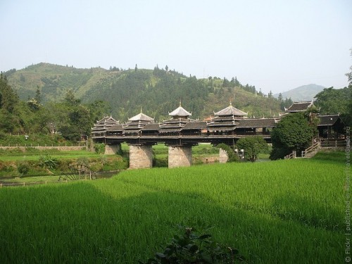 Мост дождя и ветра - уникальное сооружение в Ченьяне