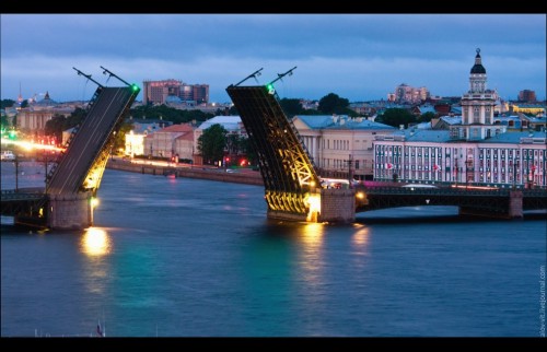 X Дворцовый мост Санкт-Петербурга